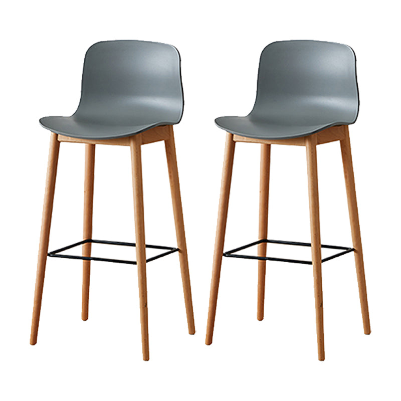 Modern Low Back Stool Plastic Footrest Bar Stool with Solid Wood Legs
