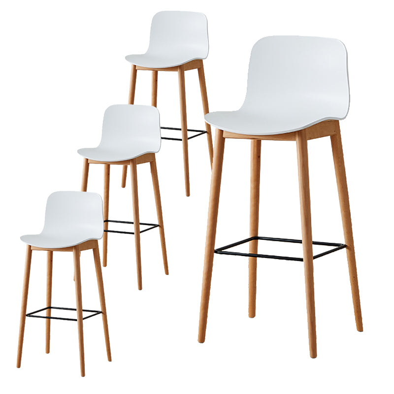 Modern Low Back Stool Plastic Footrest Bar Stool with Solid Wood Legs