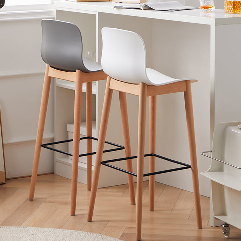 Modern Low Back Stool Plastic Footrest Bar Stool with Solid Wood Legs