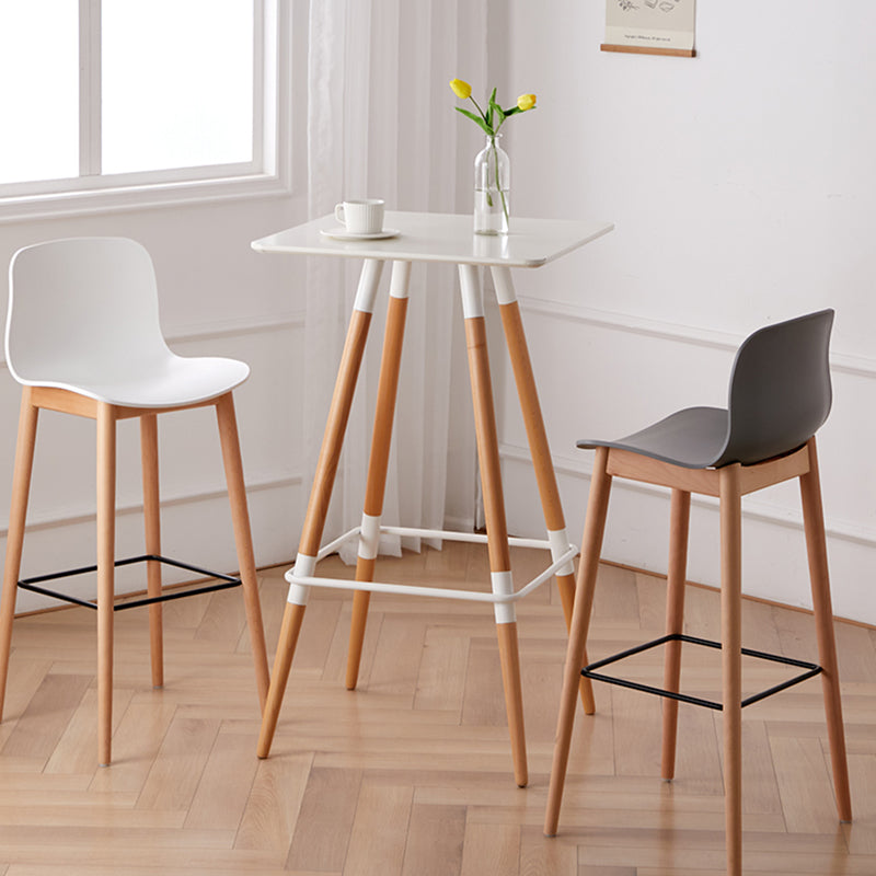 Modern Low Back Stool Plastic Footrest Bar Stool with Solid Wood Legs