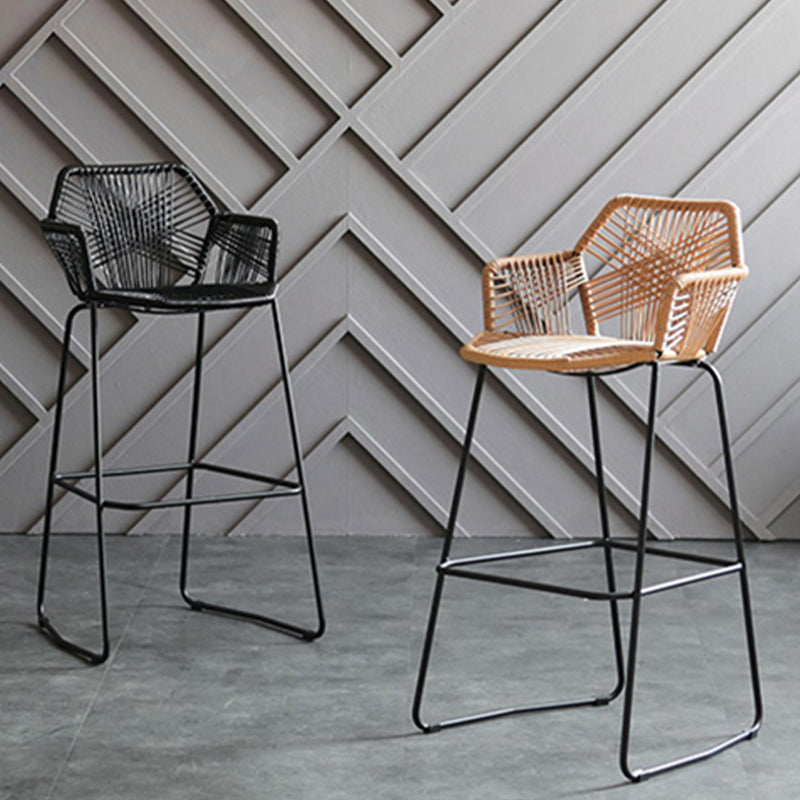Scandinavian Plastic Rattan Bar Stool Armed Bucket Stool with Metal Legs