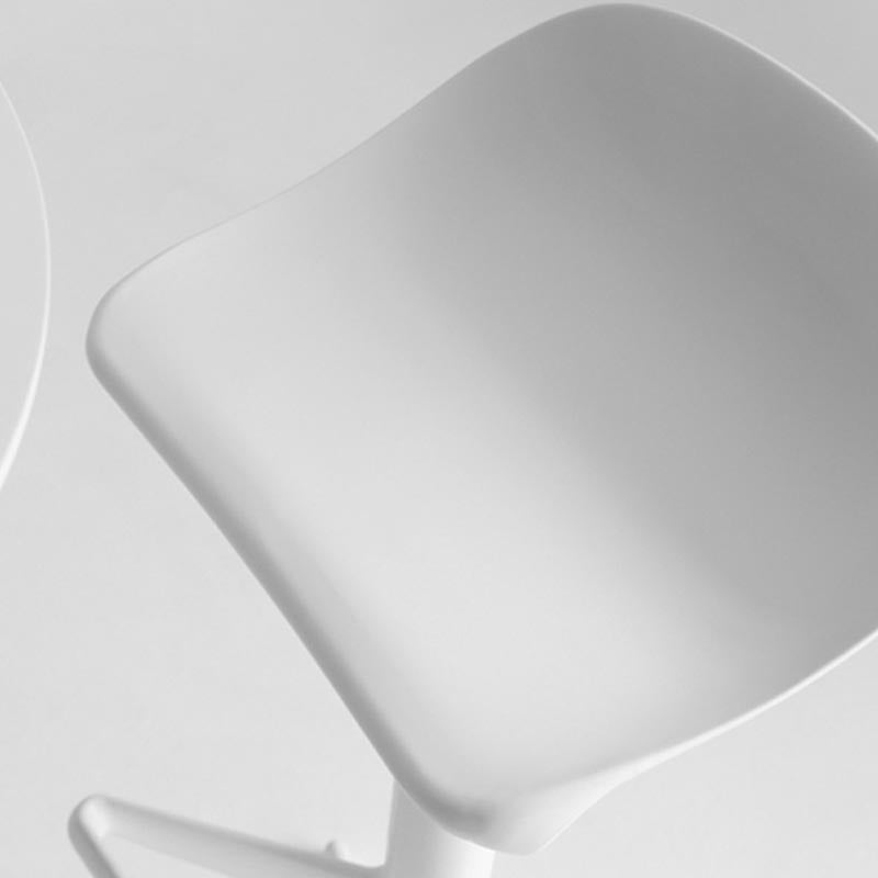 Scandinavian Adjustable Height Bar Stool Plastic Footrest Stool