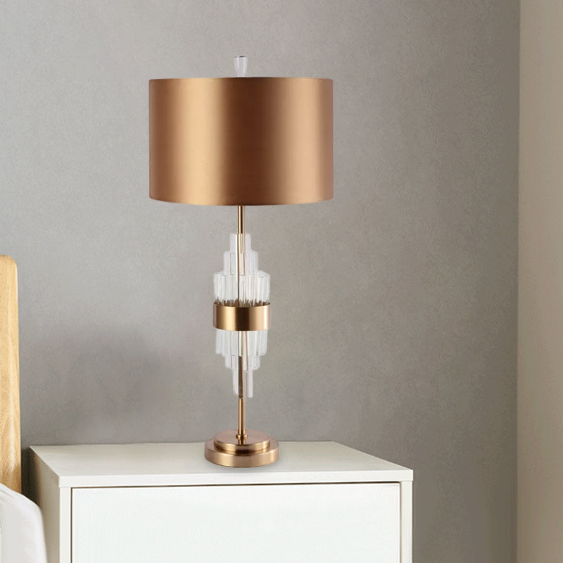 Mesa de sombra de lado recta Tabla de modernismo 1 Bulbo Lámpara de escritorio pequeña en oro con barra de cristal