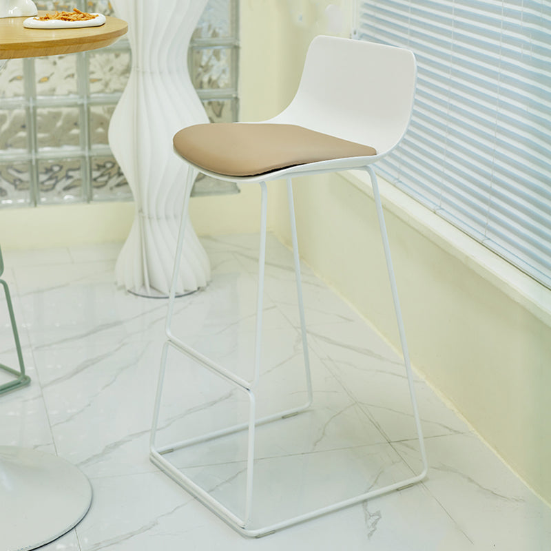 Indoor Footrest Dining Stool Plastic Industrial Low Back Counter-height Stool