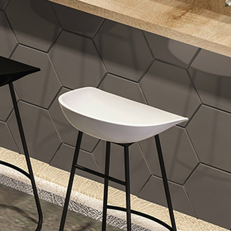 Modern Backrest Armless Counter Stool Iron Bar Stool with Acrylic Seat and Pedal for Cafe
