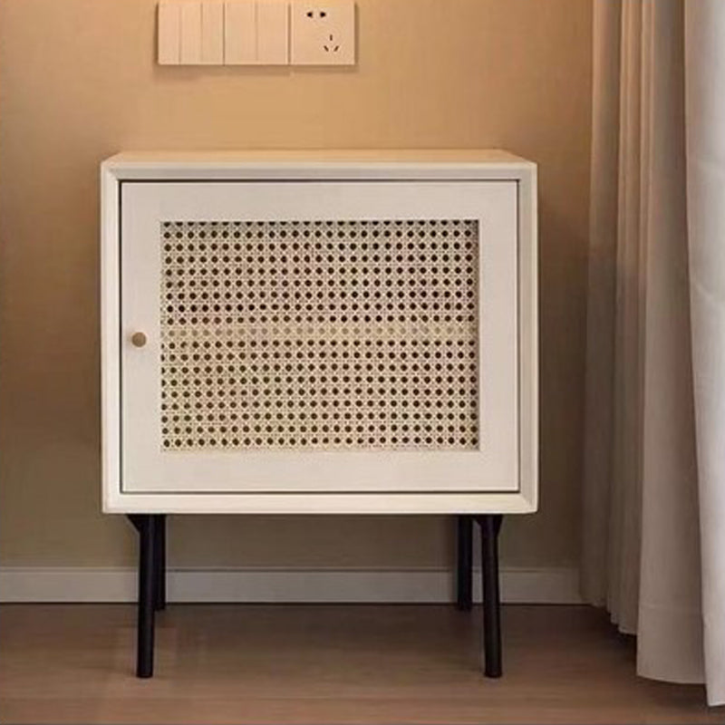 Pine and Rattan Bed Nightstand Contemporary Bedside Cabinet with 1 Door