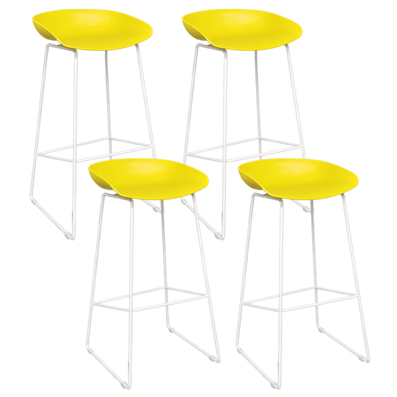 Scandinavian Plastic Bar Stools Footrest Indoor Counter Stool with Metal Legs