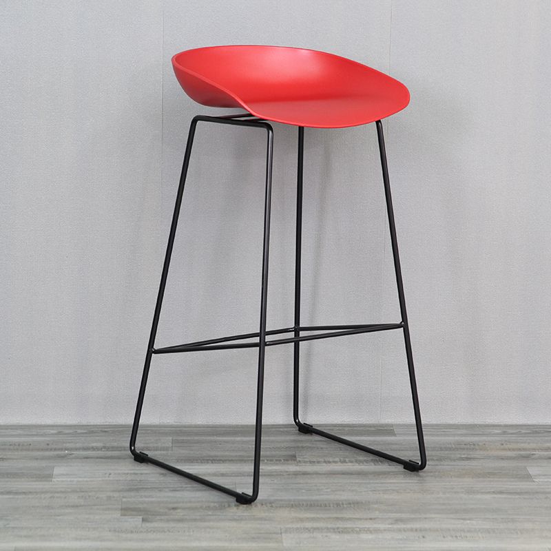 Scandinavian Plastic Bar Stools Footrest Indoor Counter Stool with Metal Legs