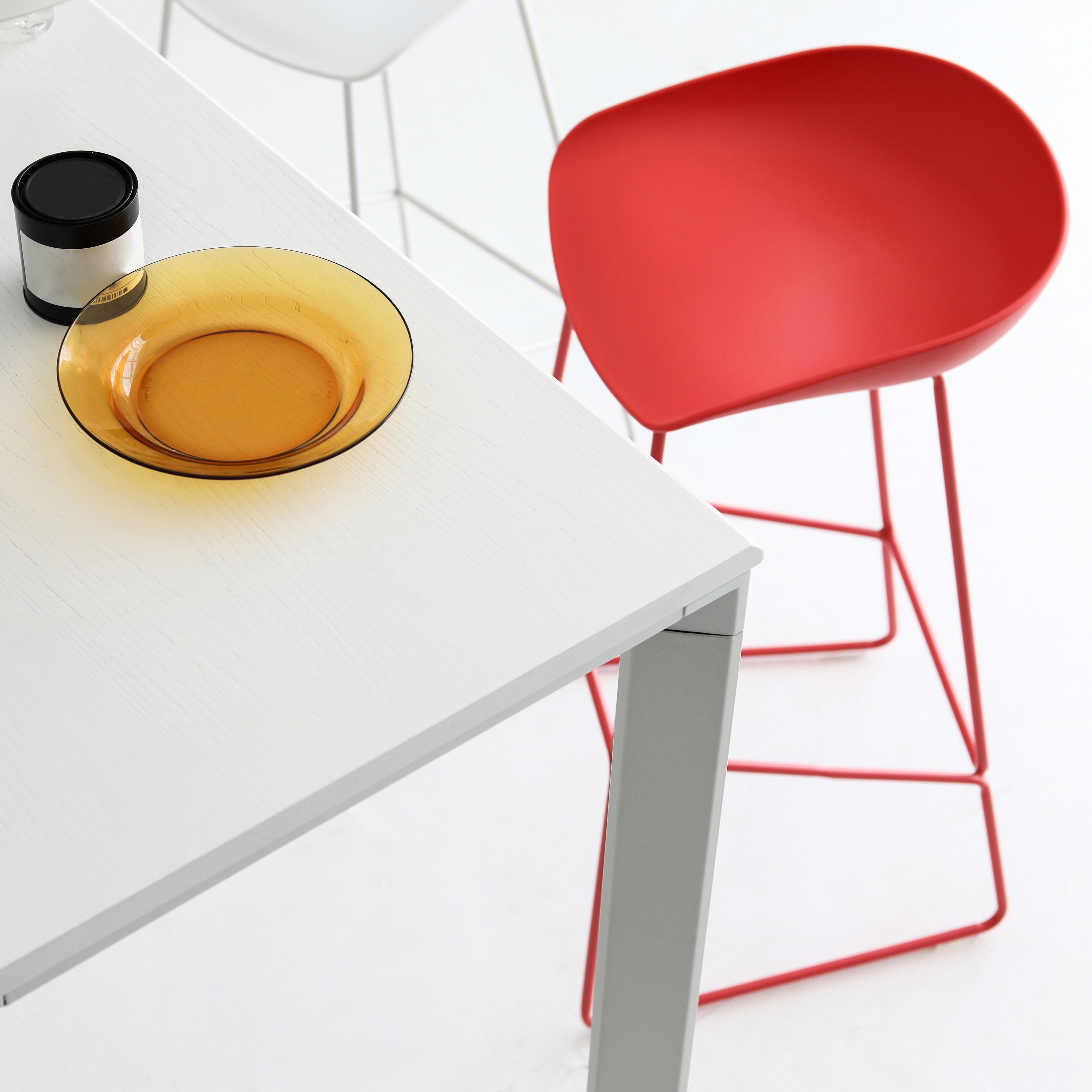 Plastic Bucket Seat Bar Stools Scandinavian Bristol Stool with Iron Base