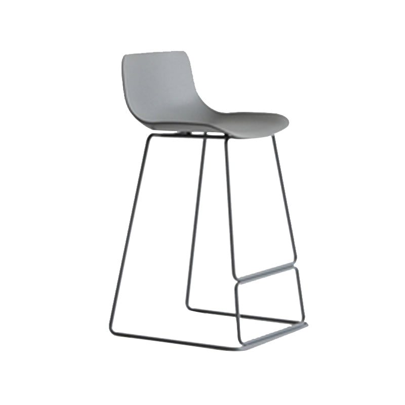 Scandinavian Low Back Counter Stool Plastic Armless Counter Chair