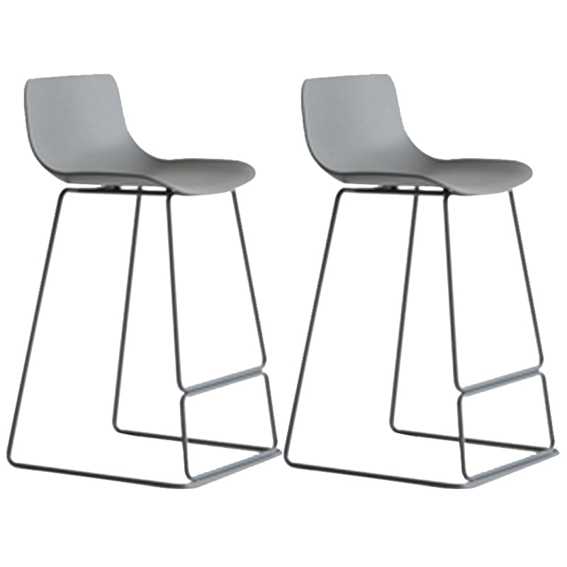 Scandinavian Low Back Counter Stool Plastic Armless Counter Chair