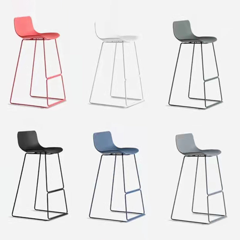 Scandinavian Low Back Counter Stool Plastic Armless Counter Chair