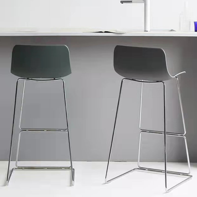 Scandinavian Low Back Counter Stool Plastic Armless Counter Chair