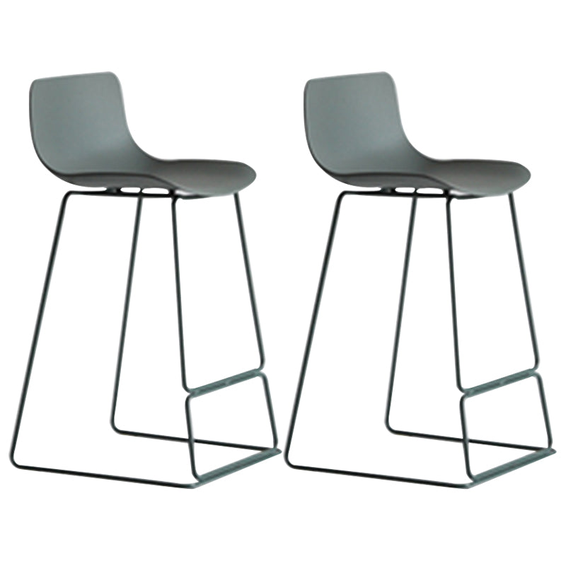 Scandinavian Low Back Counter Stool Plastic Armless Counter Chair