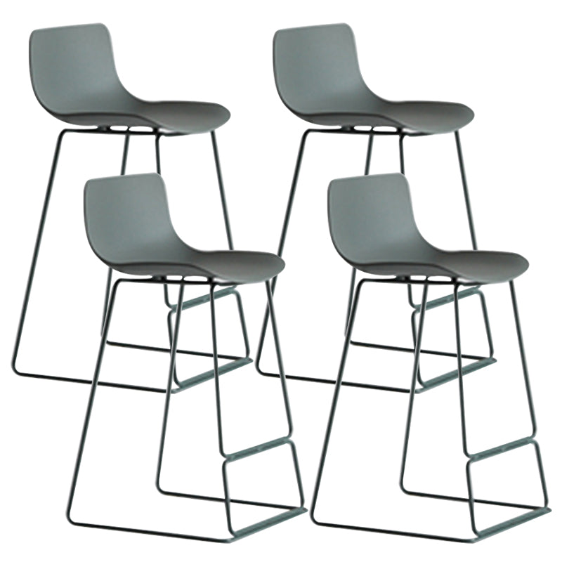 Scandinavian Low Back Counter Stool Plastic Armless Counter Chair