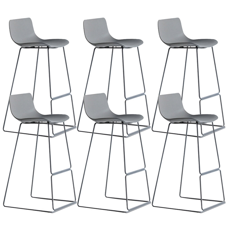 Scandinavian Low Back Counter Stool Plastic Armless Counter Chair