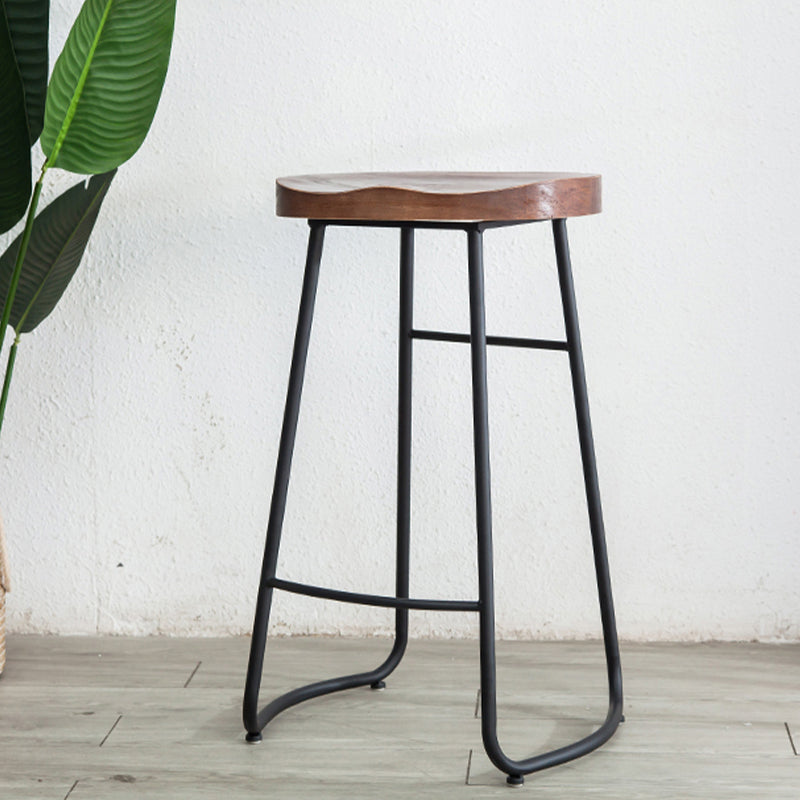 Modern Armless Backless Counter Stool Iron Bar Stool with Wooden Seat and Pedal for Cafe