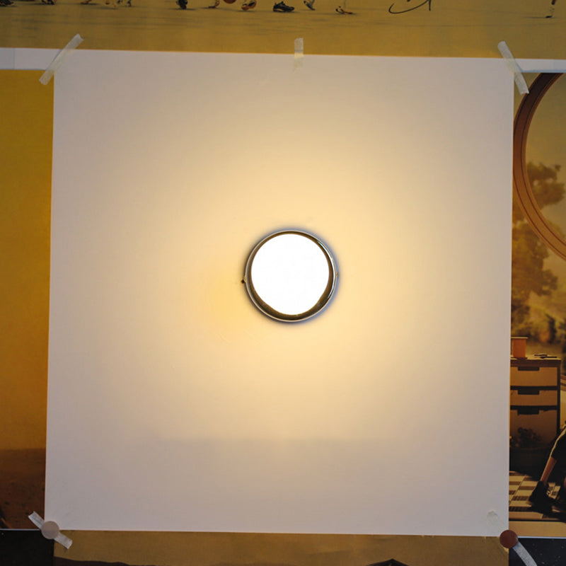 Round Sconce Light Fixtures Modern Style Metal 1 Light Wall Mount Lamp in Silver
