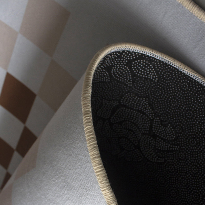 Luxury Graphic Pattern Rug Polyester Carpet Pet Friendly Area Rug for Home Decoration