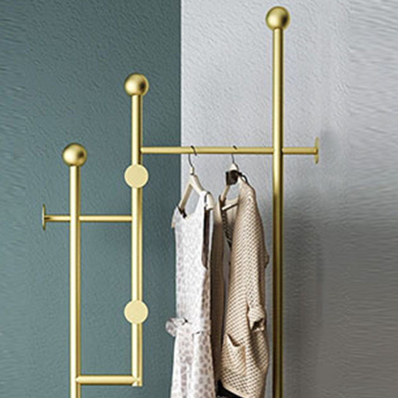 Modern Metal Entryway Kit with 4 Hooks and Basket in Drawing Room