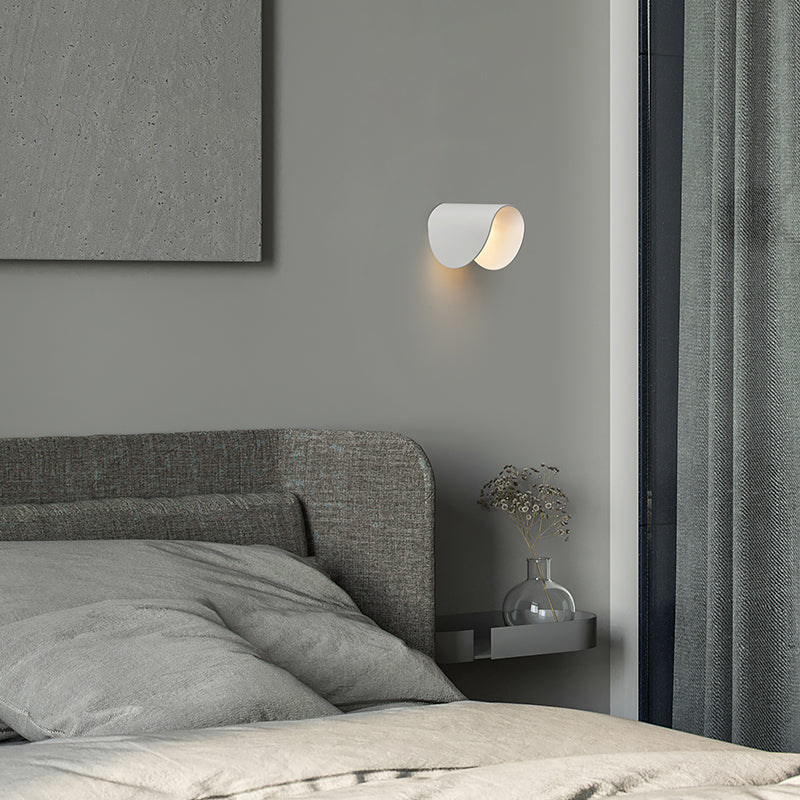 Nordic Style Metal Wall Light Geometric Shape LED Wall Sconce for Bedroom