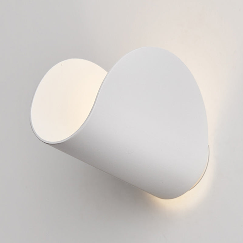 Nordic Style Metal Wall Light Geometric Shape LED Wall Sconce for Bedroom