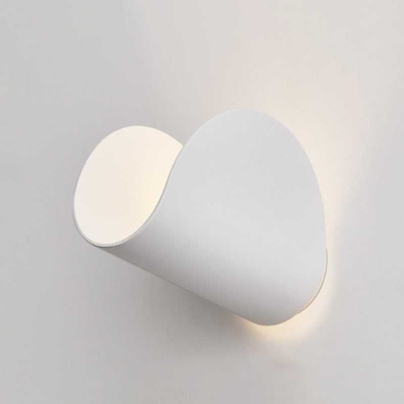 Nordic Style Metal Wall Light Geometric Shape LED Wall Sconce for Bedroom