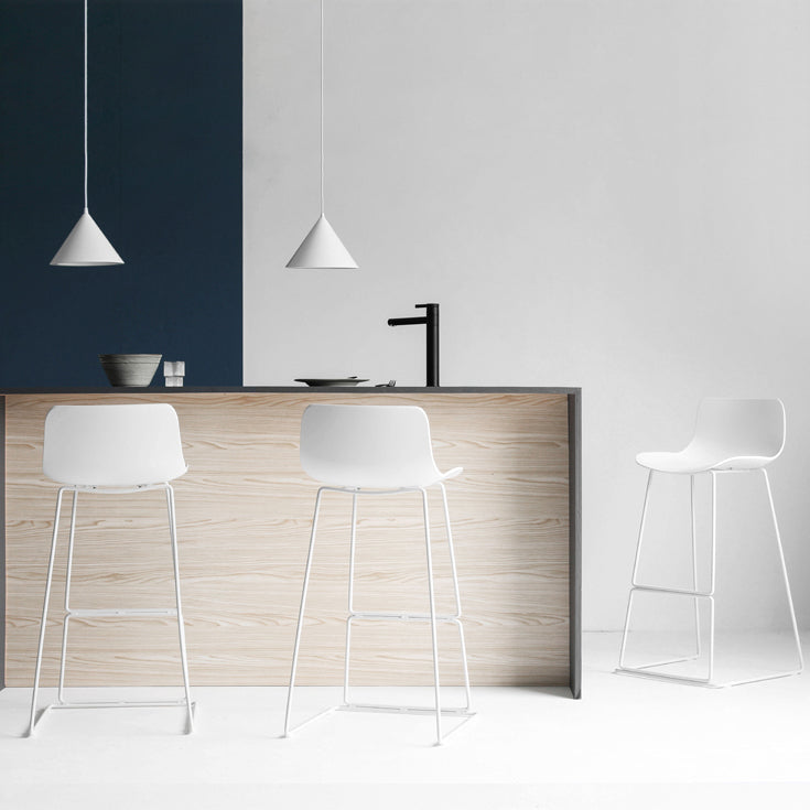 Scandinavian Pp Plastic Bar Stool Armless Stool with Steel Frame
