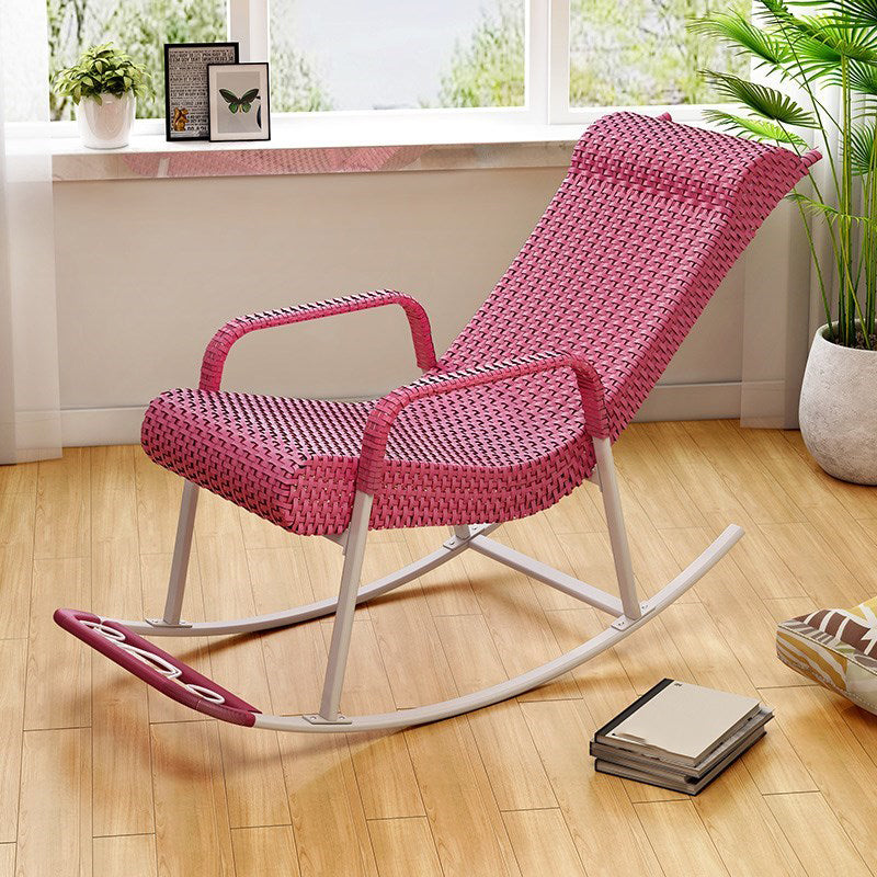 Modern Spindle Rattan Rocking Chair Wheel Handrail Design Rocker Chair With Black Frame