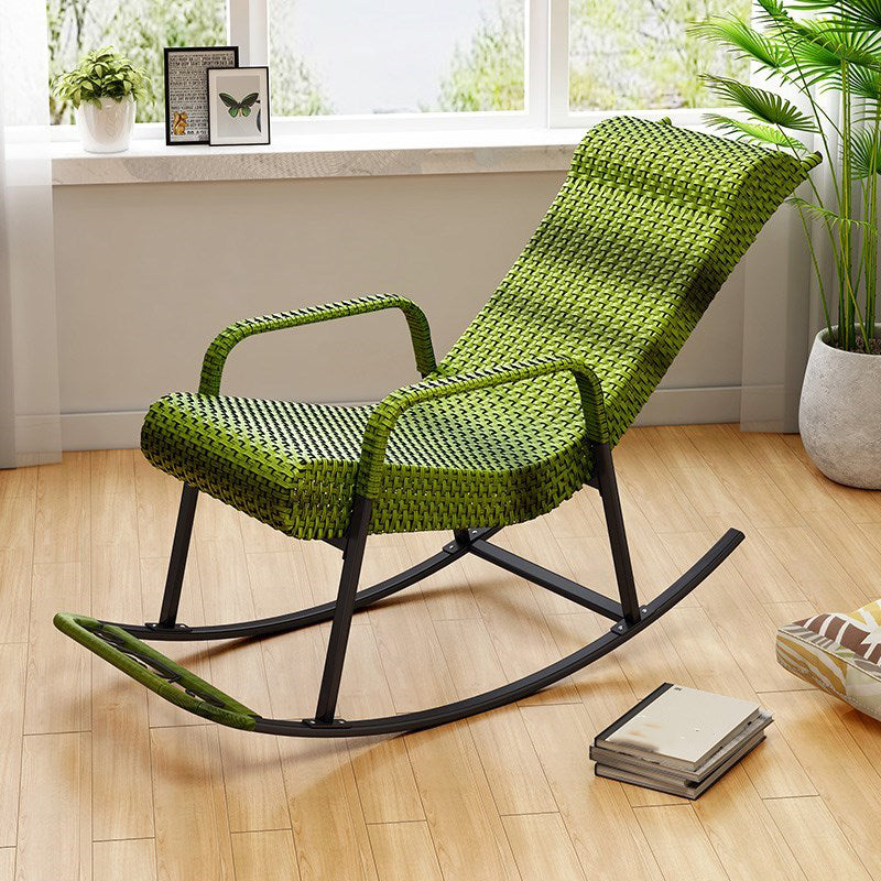 Modern Spindle Rattan Rocking Chair Wheel Handrail Design Rocker Chair With Black Frame
