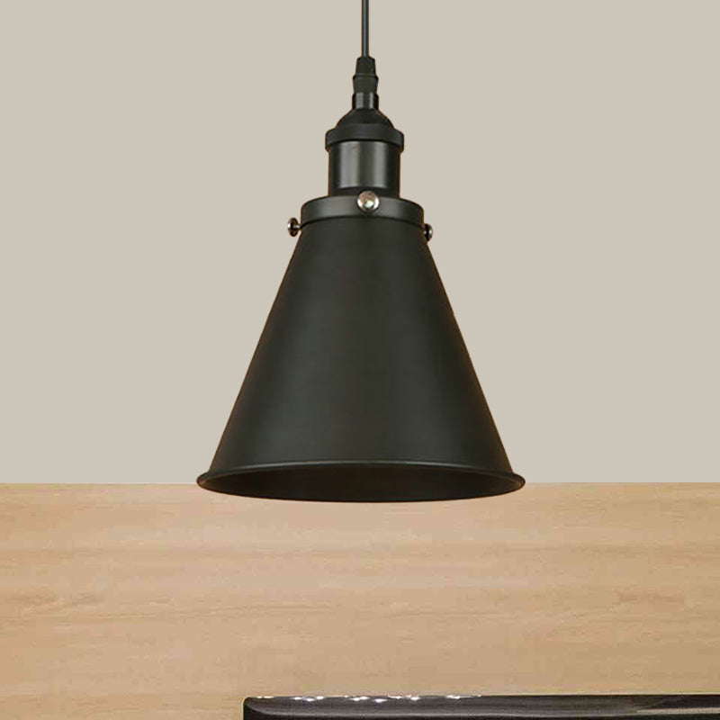 1 Cone à cône clair en forme de lumière suspendue industrielle Black / Brass Fer Pendante pour salle à manger