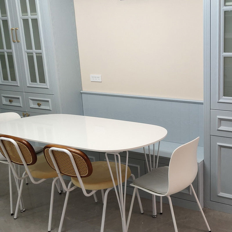 White Solid Wood Table Contemporary Oval Dining Table with 4 Legs