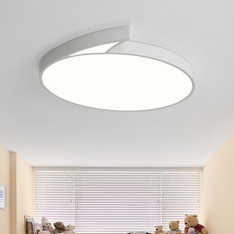 Lampada da soffitto rotondo nero/bianco Modernista 18 "/21.5" W LED acrilico Flushmount con dettaglio Fin in bianco/luce calda