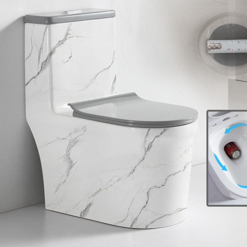 Siphon JetFlush Toilet Traditional One-Piece Toilet with Slow Close Seat