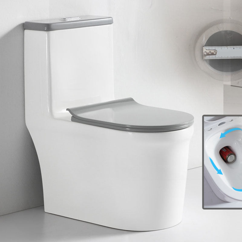 Siphon JetFlush Toilet Traditional One-Piece Toilet with Slow Close Seat