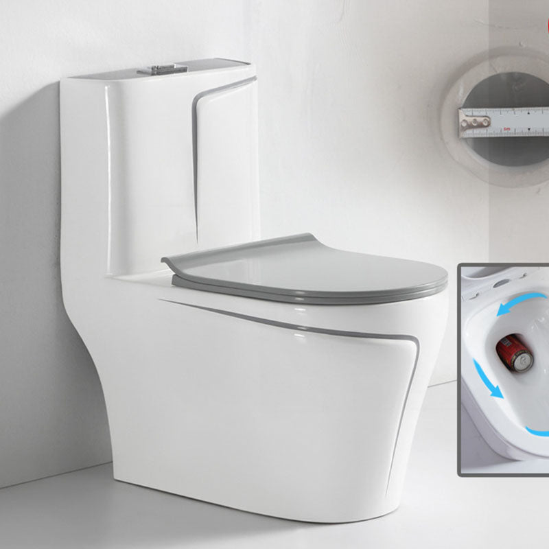 Siphon JetFlush Toilet Traditional One-Piece Toilet with Slow Close Seat
