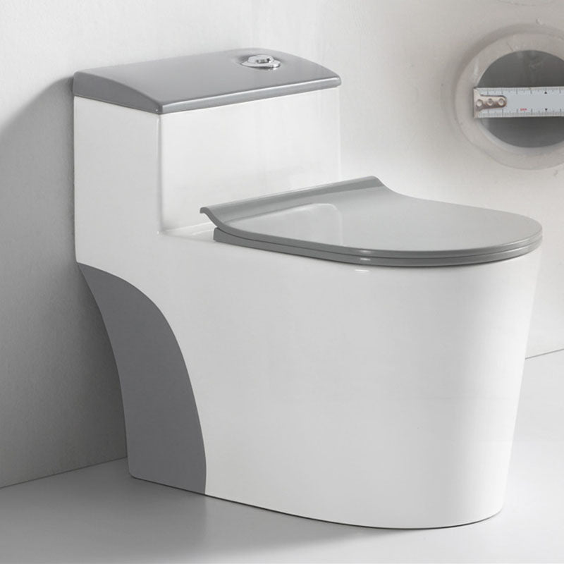 Siphon JetFlush Toilet Traditional One-Piece Toilet with Slow Close Seat