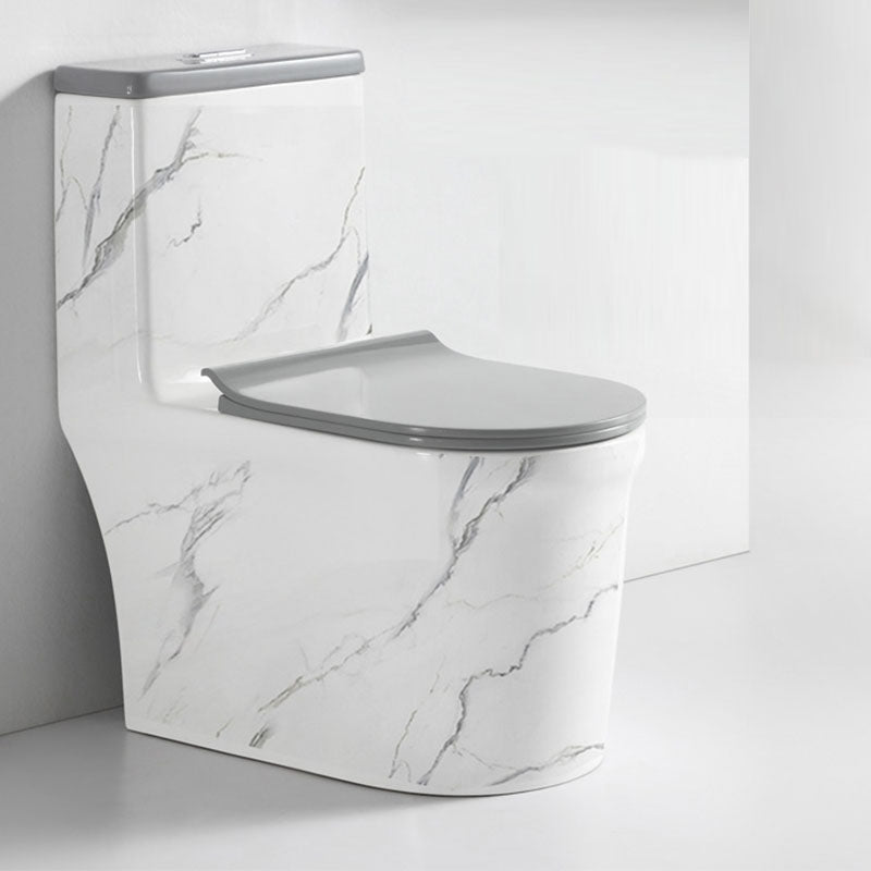 Siphon JetFlush Toilet Traditional One-Piece Toilet with Slow Close Seat