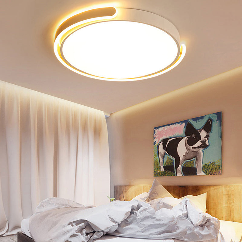 Modernism Metal Ceiling Light White/Black Flush Mount Lighting for Foyer