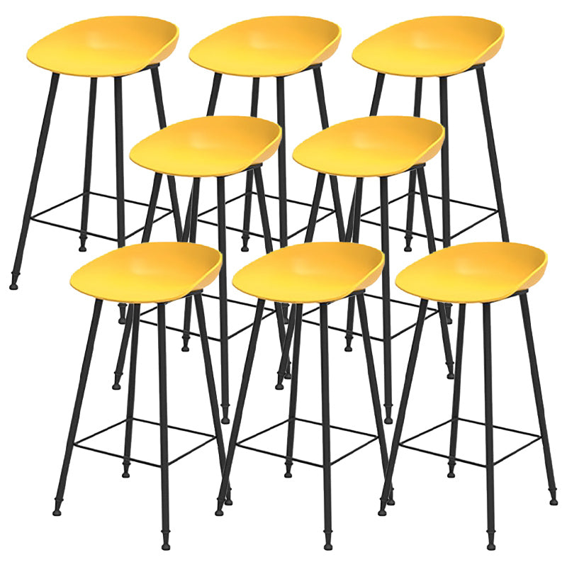 Contemporary Metal Base Indoor Stool PP Plastic Low Back Bar Stool