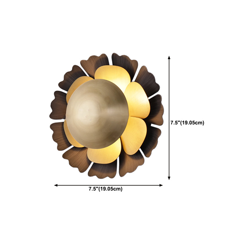 Postmodern Metal Wall Sconce Flower Shape Wall Light for Bedroom