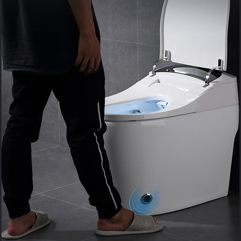 Modern One Piece Toilet Floor Mounted Toilet Bowl with Seat for Washroom