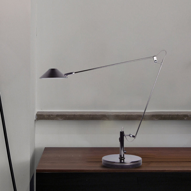 Iluminación de mesa cónica negra Lámpara de tarea de oficina de LED de metal industrial con brazo largo ajustable