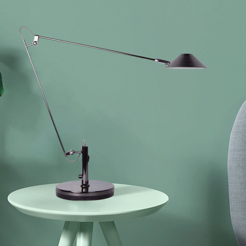 Iluminación de mesa cónica negra Lámpara de tarea de oficina de LED de metal industrial con brazo largo ajustable