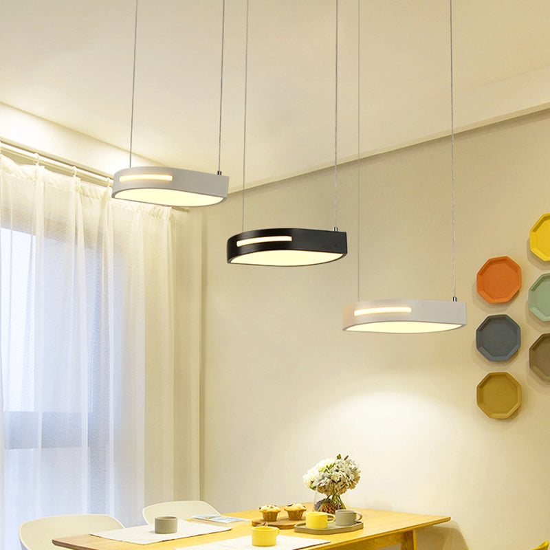 Modernisme en grappe de feuilles pendentif métal métal 3 têtes de salle à manger lampe suspension à LED en noir et blanc