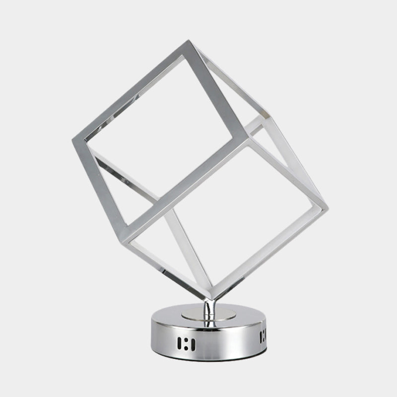 Lampada da comodino a LED a LED Minimalista LED Minimalista in metallo con cromo con base rotonda