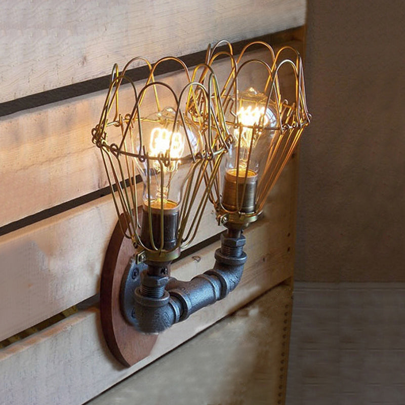 Lagerhaus U -förmige Wandlampe mit Drahtschutz und Rohr 2 Lichter Metallic Leuchten in Messing