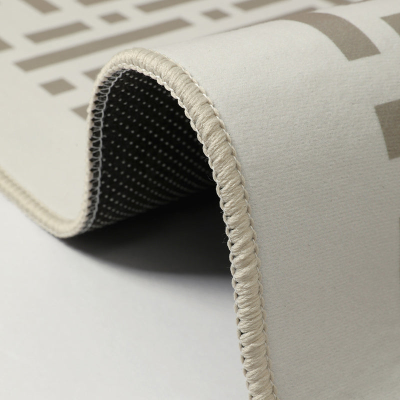 Modern Indoor Rug Polyester Graphic Rug Stain Resistant Rug for Living Room