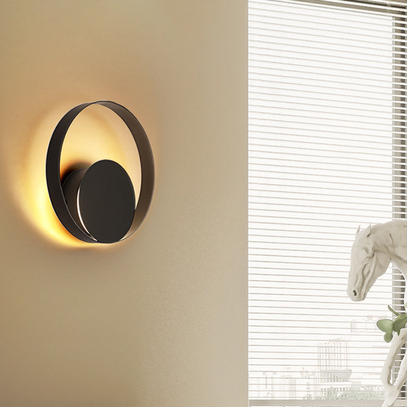 Round Shape Wall Lamp Modern Style Metal 1 Light Sconce in White and Black
