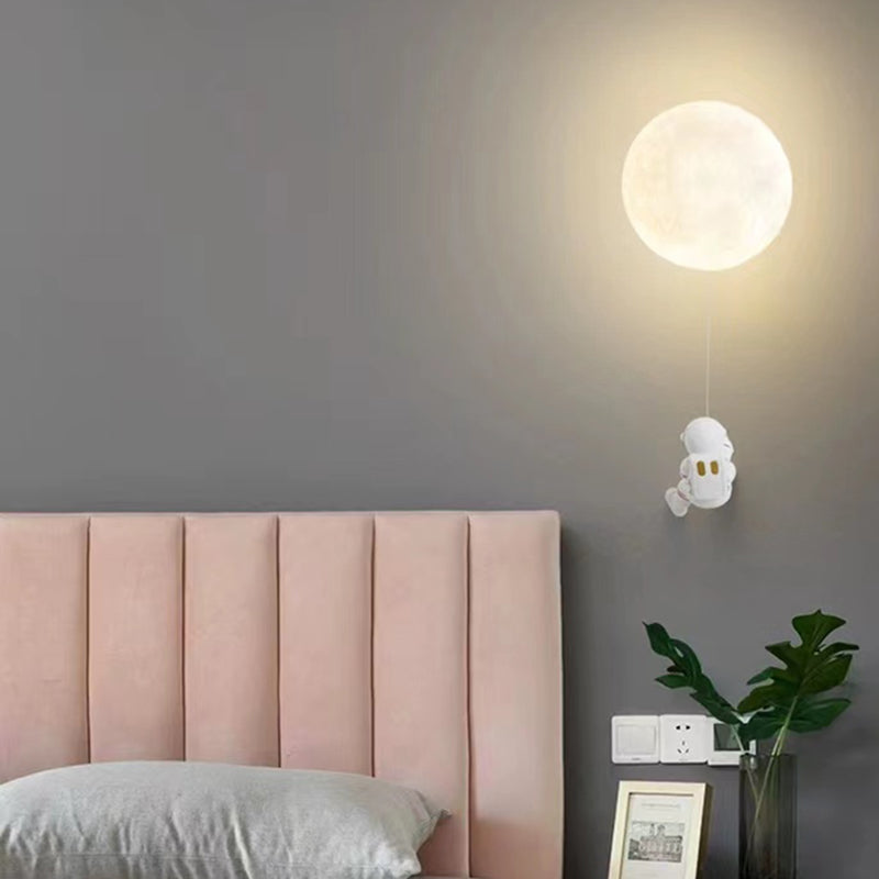 Nordic Style Iron Wall Light Ball Shape Wall Lamp for Children's Room (Included Doll)
